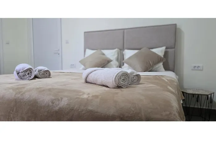 Str Apartments
