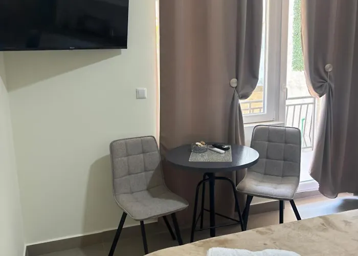 Str Apartments